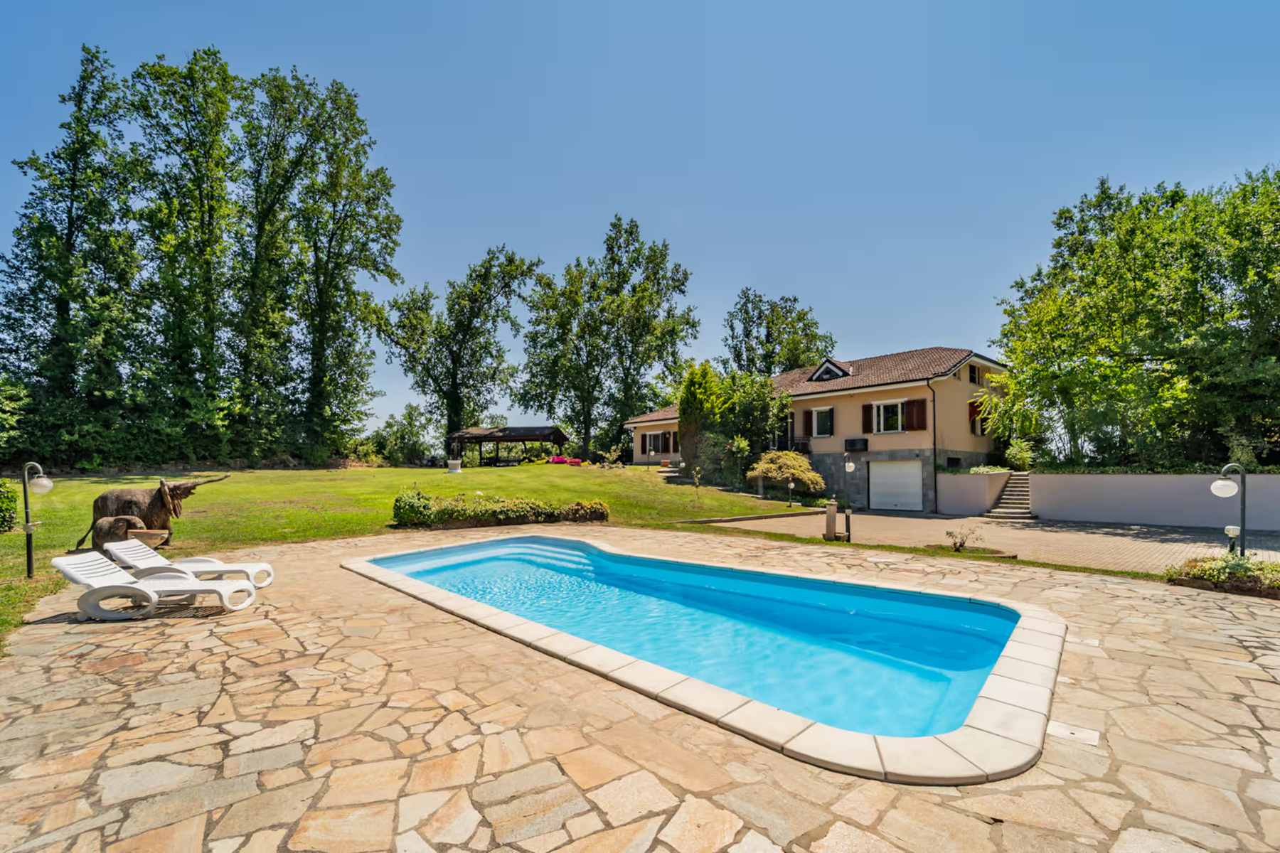 San Damiano - Villa con Piscina